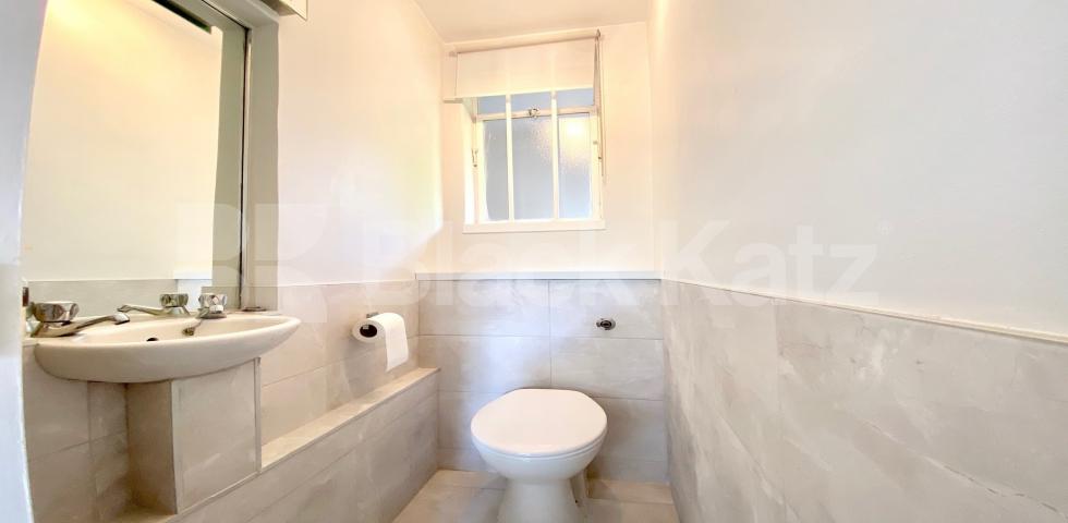 			VIRTUAL TOUR AVAILABLE!, 2 Bedroom, 1 bath, 1 reception Apartment			 Cruikshank Street, ANGEL-KINGS CROSS